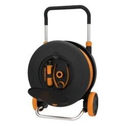 Fiskars Waterwheel L 30m/13mm -FINISH DESIGN SHOP 1023643 1023644 Waterwheel 1 2in 20m Better lid open upwards perspective