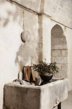 Ferm LIVING Hourglass Pot, XS, Black 9 Ferm LIVING Hourglass Pot, XS, Black -FINISH DESIGN SHOP 130 2337