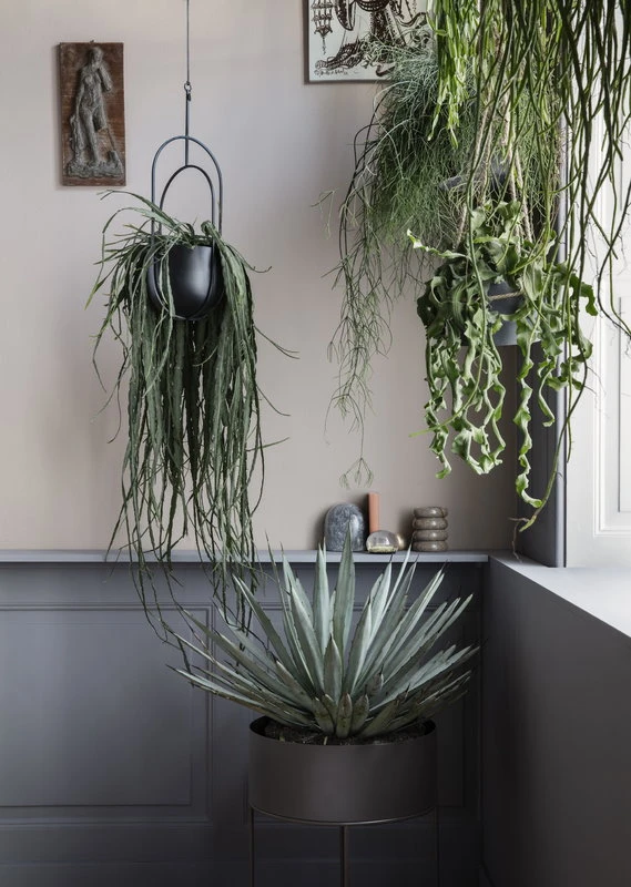 Ferm LIVING Hanging Deco Pot, Black 4 Ferm LIVING Hanging Deco Pot, Black - Image 2