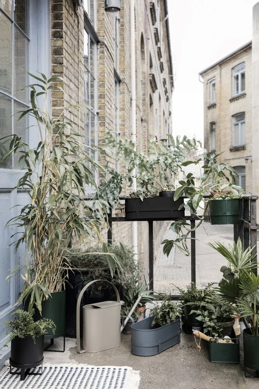 Ferm LIVING Bau Balcony Box, Black 4 Ferm LIVING Bau Balcony Box, Black - Image 2