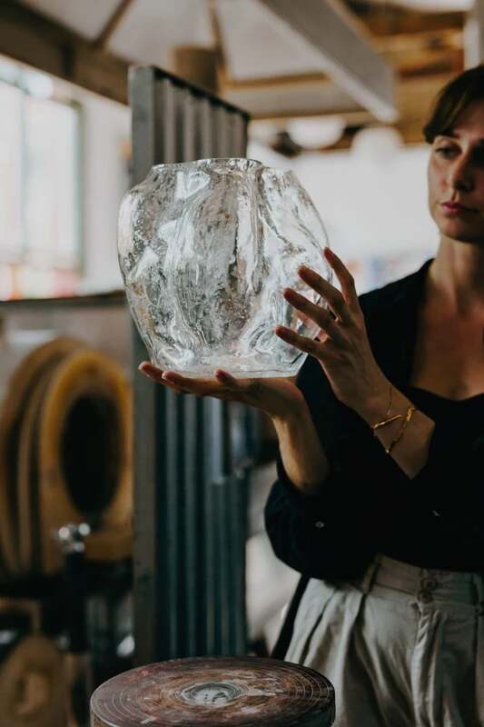 New Works Blæhr Vase, Large, Clear 5 New Works Blæhr Vase, Large, Clear - Image 3