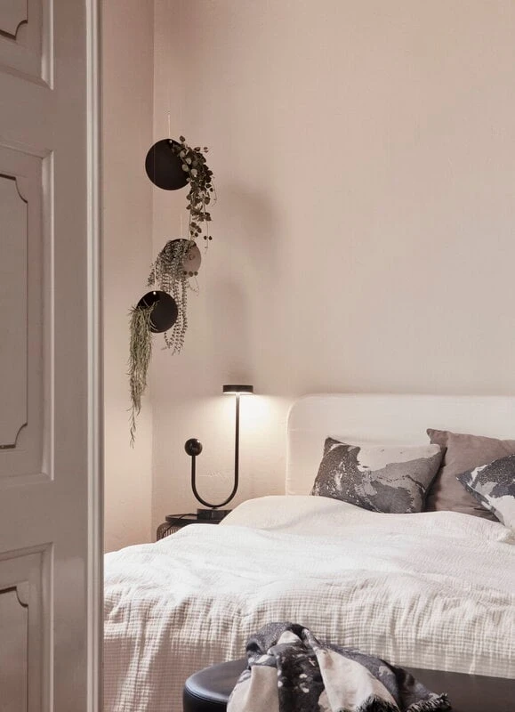 AYTM Globe Hanging Flowerpot, Small, Black - Gold 7 AYTM Globe Hanging Flowerpot, Small, Black - Gold - Image 5