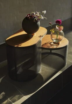 AYTM Globe Flower Pot, M, Black -FINISH DESIGN SHOP AYTM 13 167