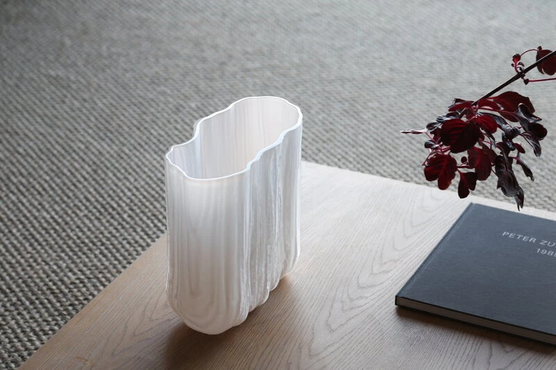 Antrei Hartikainen Melt Vase, L, White 4 Antrei Hartikainen Melt Vase, L, White - Image 2