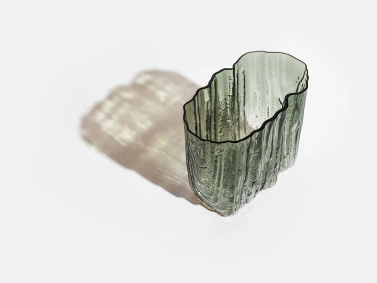 FINISH DESIGN SHOP -FINISH DESIGN SHOP Antrei Hartikainen Melt L size green 768x576 1