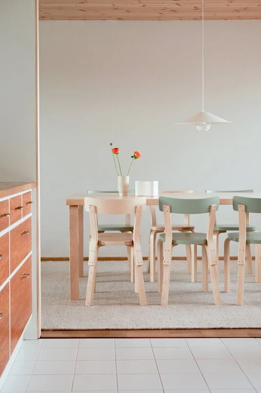 Artek Riihitie Plant Pot B, Small, White Gloss 8 Artek Riihitie Plant Pot B, Small, White Gloss - Image 6