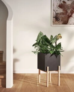 Design House Stockholm Botanic Pedestal Pot -FINISH DESIGN SHOP DHS lifestyleimage 11