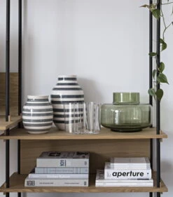 Marimekko Urna Vase, Olive 10 Marimekko Urna Vase, Olive -FINISH DESIGN SHOP Design Stories 3 VASES 28vol.129 1