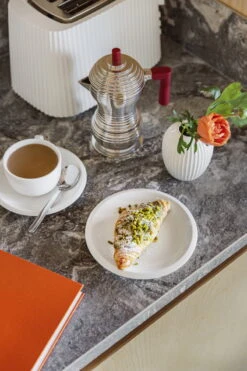 Kähler Hammershøi Vase 105 Mm, White 13 Kähler Hammershøi Vase 105 Mm, White -FINISH DESIGN SHOP FDS ruoka Alessi8