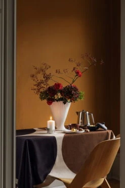 Ferm LIVING Fountain Vase, Off-white -FINISH DESIGN SHOP Fds jouluruoka10 22 suvi kesalainen