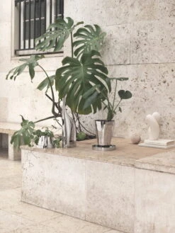 Georg Jensen Terra Watering Can, Polished Steel -FINISH DESIGN SHOP GJ SS20 HOME TERRA 03 PR ONLY