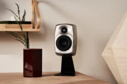 Iittala Ruutu Ceramic Vase, 180 Mm, Brown -FINISH DESIGN SHOP Genelec 0144 final lores sRGB