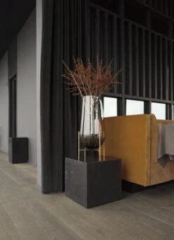 MENU Échasse Vase, Large, Smoke -FINISH DESIGN SHOP MENU Plinth2C chasse Vase