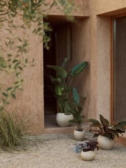 MENU Plantas Planter, 26 Cm, Ivory -FINISH DESIGN SHOP MENU LS Plantas Planters