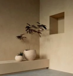 MENU Plantas Planter, 32 Cm, Ivory -FINISH DESIGN SHOP MENU Plantas Planter 1