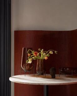 MENU Échasse Vase, Medium, Amber 11 MENU Échasse Vase, Medium, Amber -FINISH DESIGN SHOP MEN chasse Column Table 1