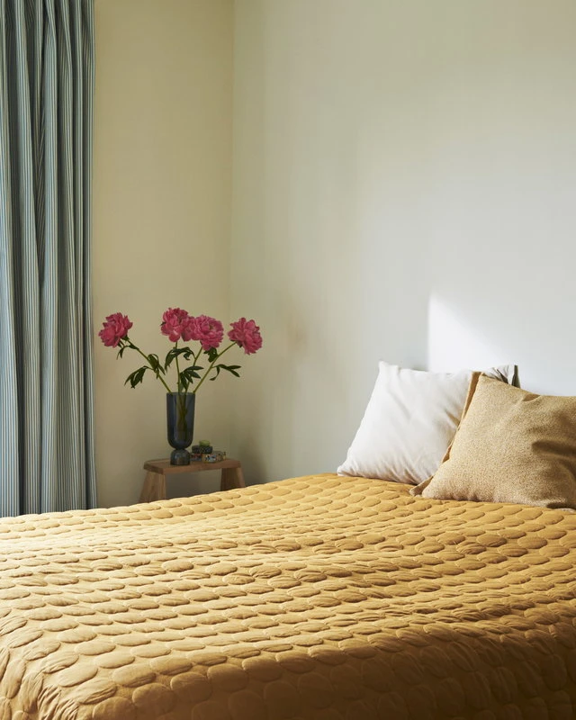 HAY Bottoms Up Vase, L, Navy Blue 6 HAY Bottoms Up Vase, L, Navy Blue - Image 4