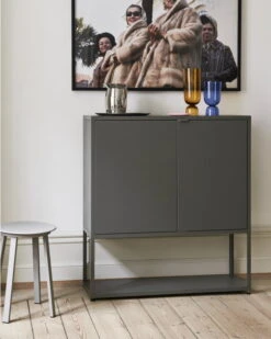 HAY Bottoms Up Vase, S, Electric Blue -FINISH DESIGN SHOP New Order Shelving System army Revolver Stool grey Bottoms Up Vase L amber Bottoms Up Vase s electric blue