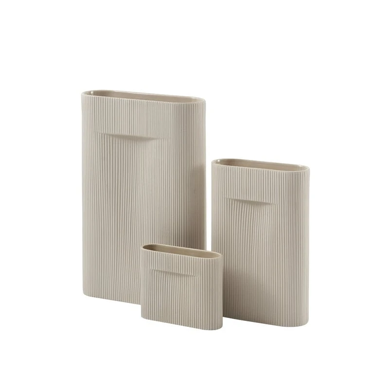 Muuto Ridge Vase, 16,5 Cm, Beige 5 Muuto Ridge Vase, 16,5 Cm, Beige - Image 3