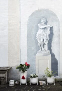 By Lassen Kubus Flowerpot 10, White -FINISH DESIGN SHOP byLassen Kubus Flowerpots Kubus Vase Nolia 300