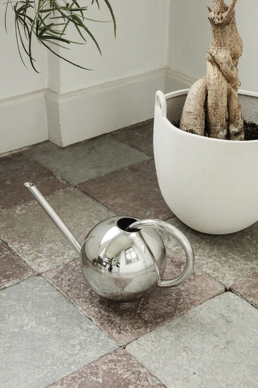 Ferm LIVING Orb Watering Can, Mirror Polished Steel 5 Ferm LIVING Orb Watering Can, Mirror Polished Steel - Image 3