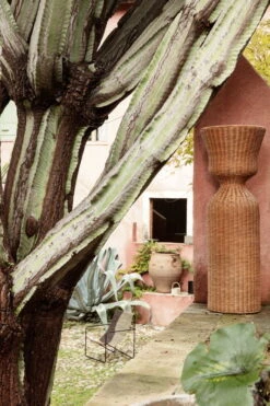 Ferm LIVING Agnes Plant Stand, 90 Cm, Rattan -FINISH DESIGN SHOP fermLIVING SS22 AgnesPlantStand DesertLoungeChair image 2