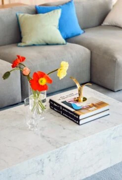 AYTM Glacies Vase, M, Clear 9 AYTM Glacies Vase, M, Clear -FINISH DESIGN SHOP showroom maaliskuu22 Fds9